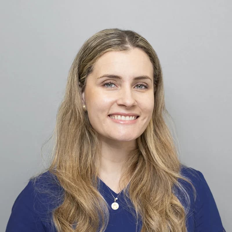 Dra. Stephanie Stone
